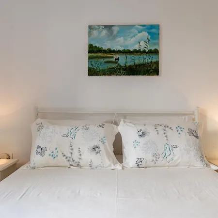 Margaret House * Isterni (Paros)